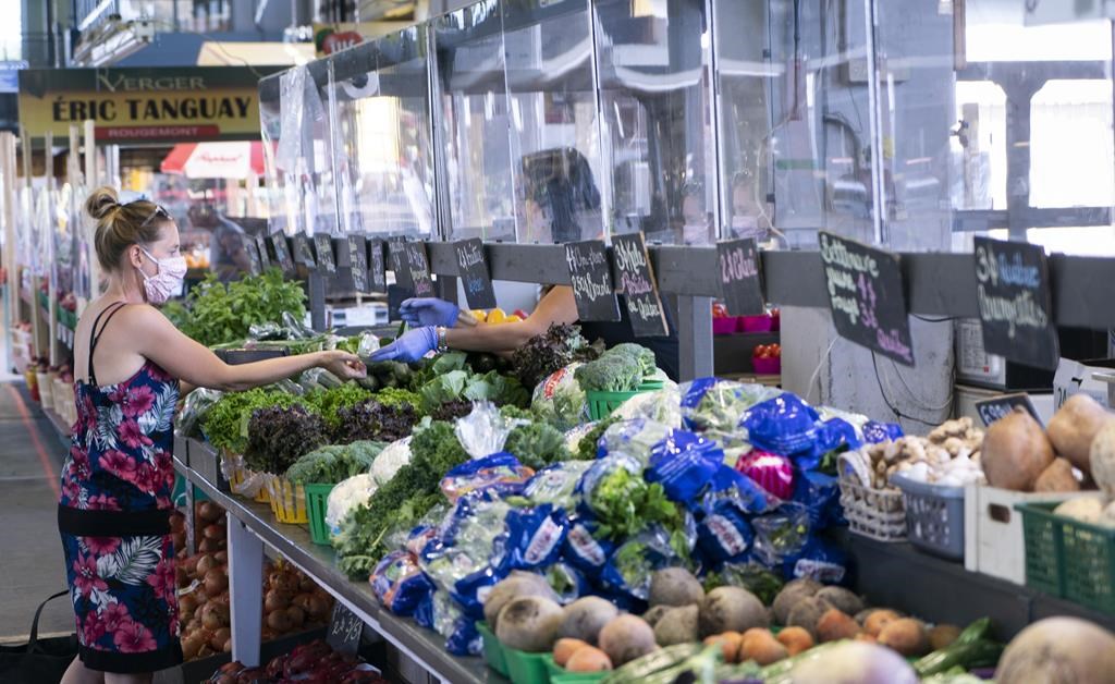 Le Québec pourrait gérer tout son plexiglas post-pandémie s'il réussit à le récupérer