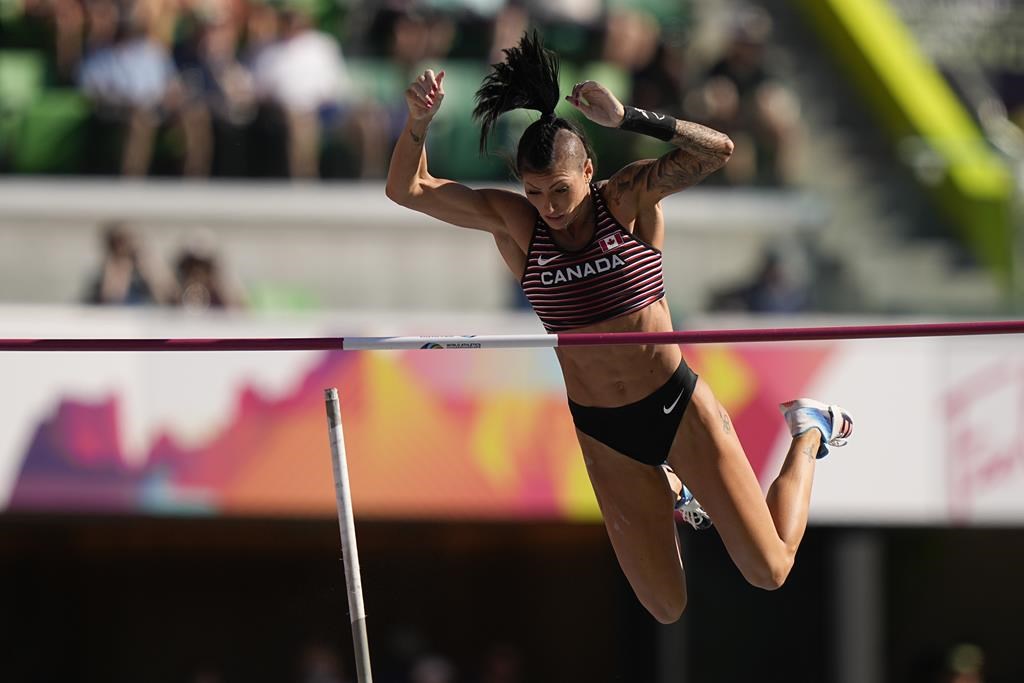 La Canadienne Anicka Newell termine au 9e échelon au saut à la perche