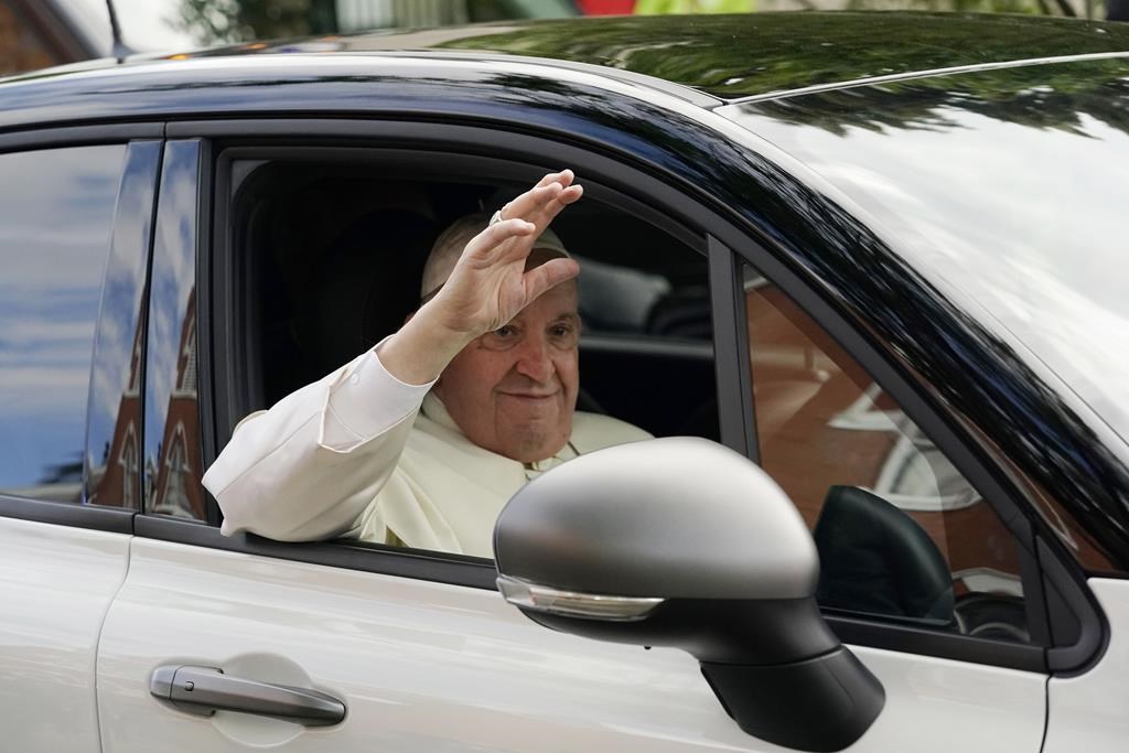 COVID-19: la Santé publique appelle à la prudence pendant la visite du pape à Québec