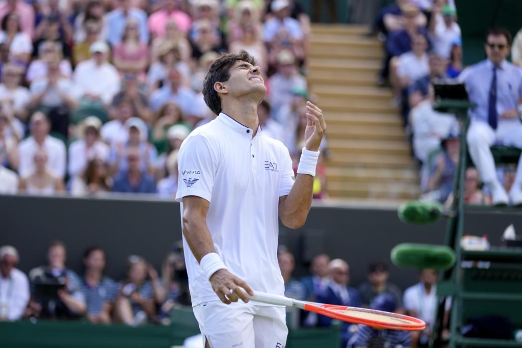 Garin sort vainqueur d'un match marathon contre de Minaur à Wimbledon