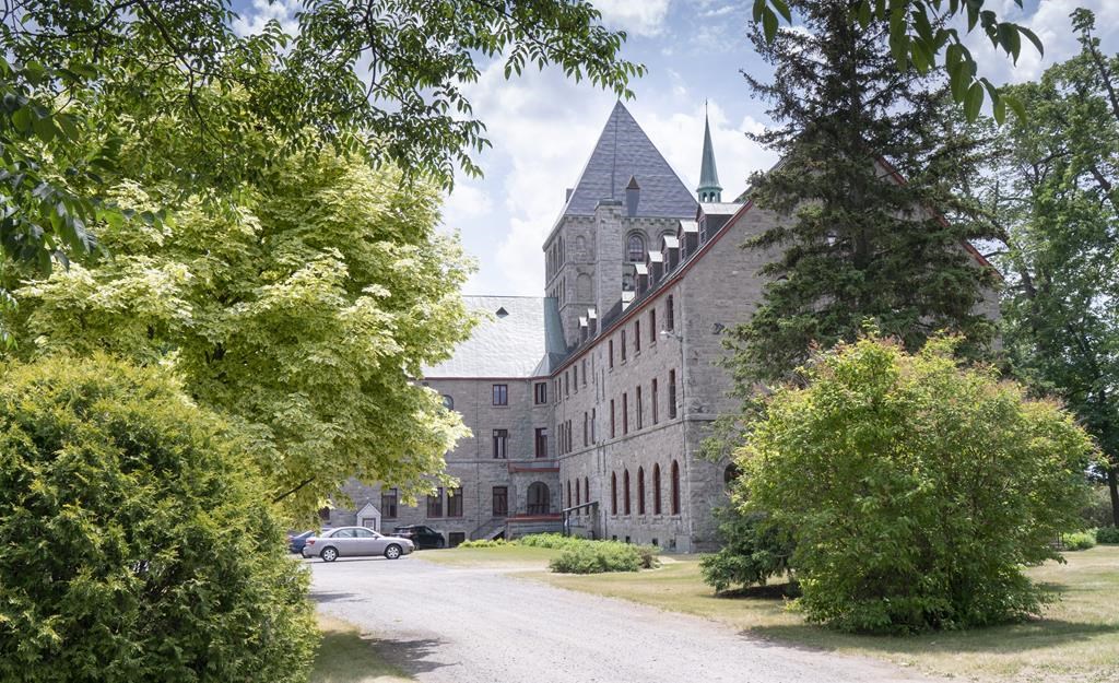 Clercs de St-Viateur: un juge rejette le règlement de 28 M$ à cause des honoraires