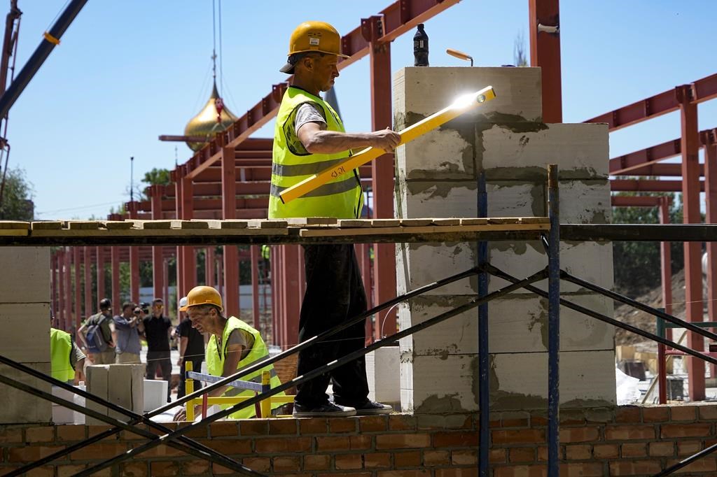 Québec: vacances pour quelque 182 000 artisans de la construction jusqu'au 6 août