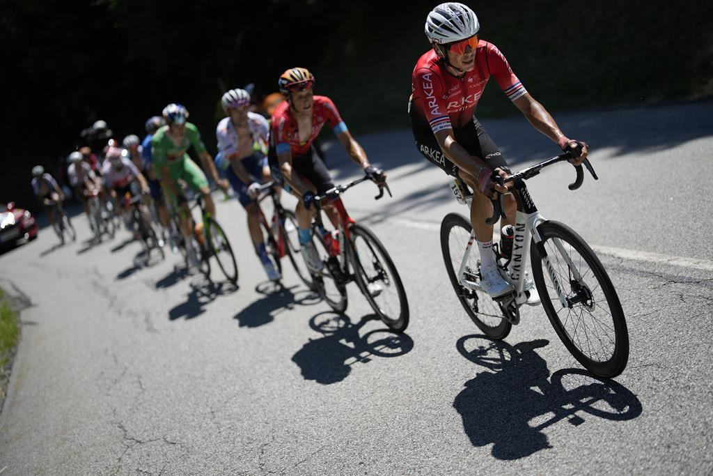 Le Français Warren Barguil se retire du Tour après un test positif à la COVID-19