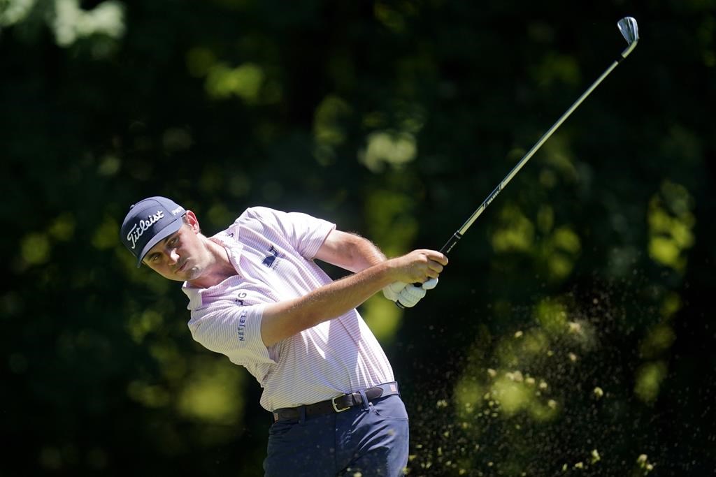 J.T. Poston mène d'un bout à l'autre et remporte la Classique John Deere