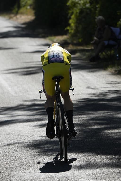 Van Aert gagne le contre-la-montre au Tour de France; Vingegaard s'approche du titre