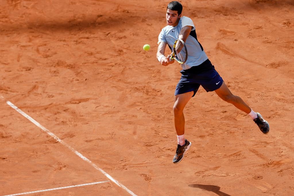 Alcaraz et Kontaveit l'emportent au premier tour au tournoi de Hambourg