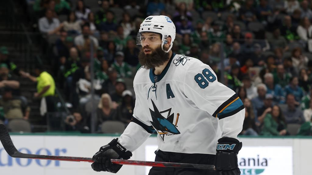 Les Hurricanes obtiennent le défenseur Brent Burns des Sharks