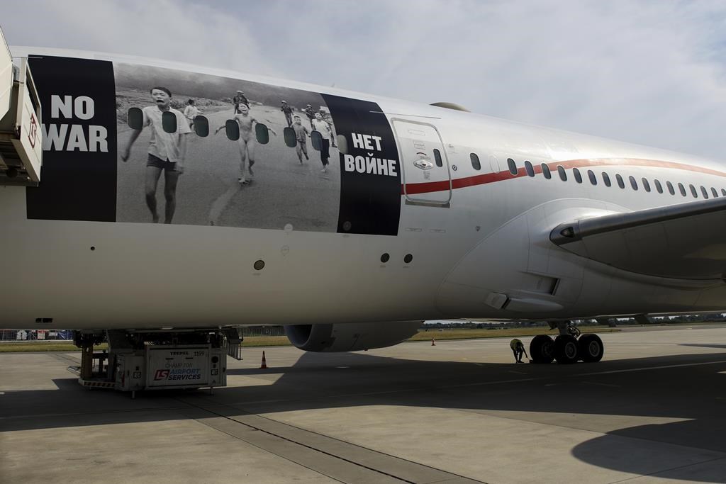 Un avion transportant 230 réfugiés ukrainiens s'est posé lundi soir en Saskatchewan