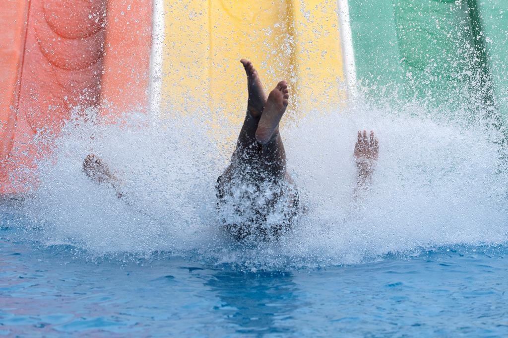 Une adolescente de 14 ans se noie dans un centre aquatique de Pointe-Calumet