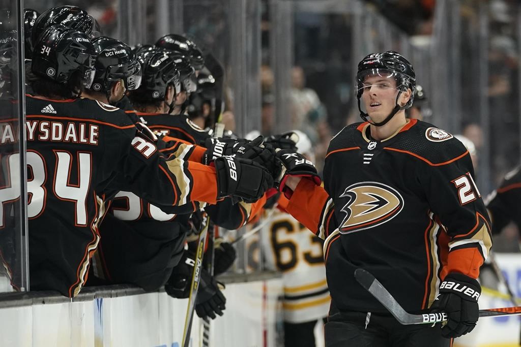 Lundestrom accepte un contrat de 3,6 M $ pour deux ans avec les Ducks