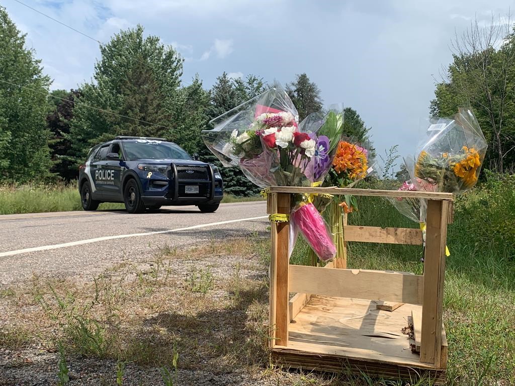 La communauté de Barrie pleure ses six jeunes adultes décédés dans un accident