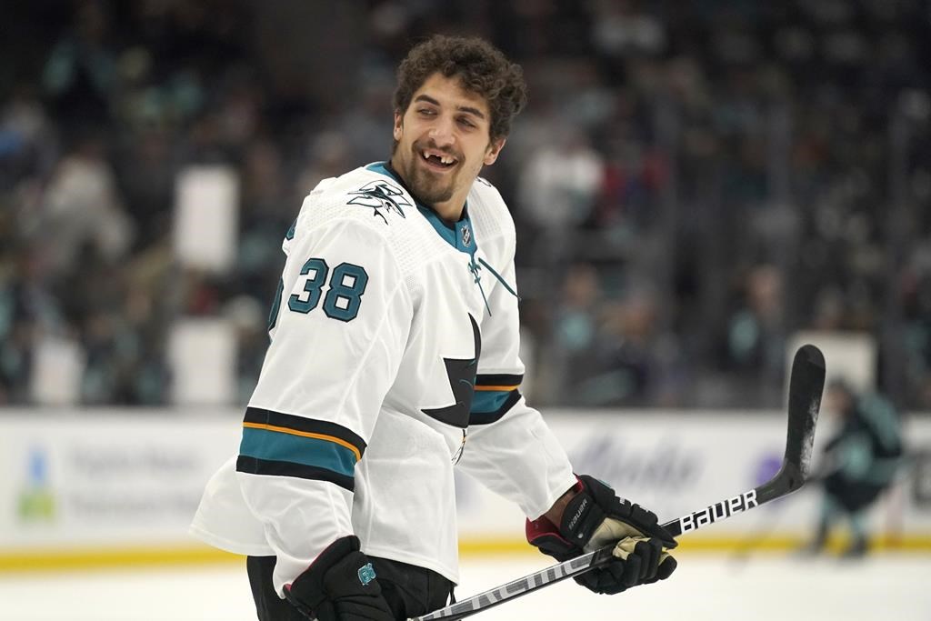 Les Sharks accordent un contrat de quatre saisons à Mario Ferraro