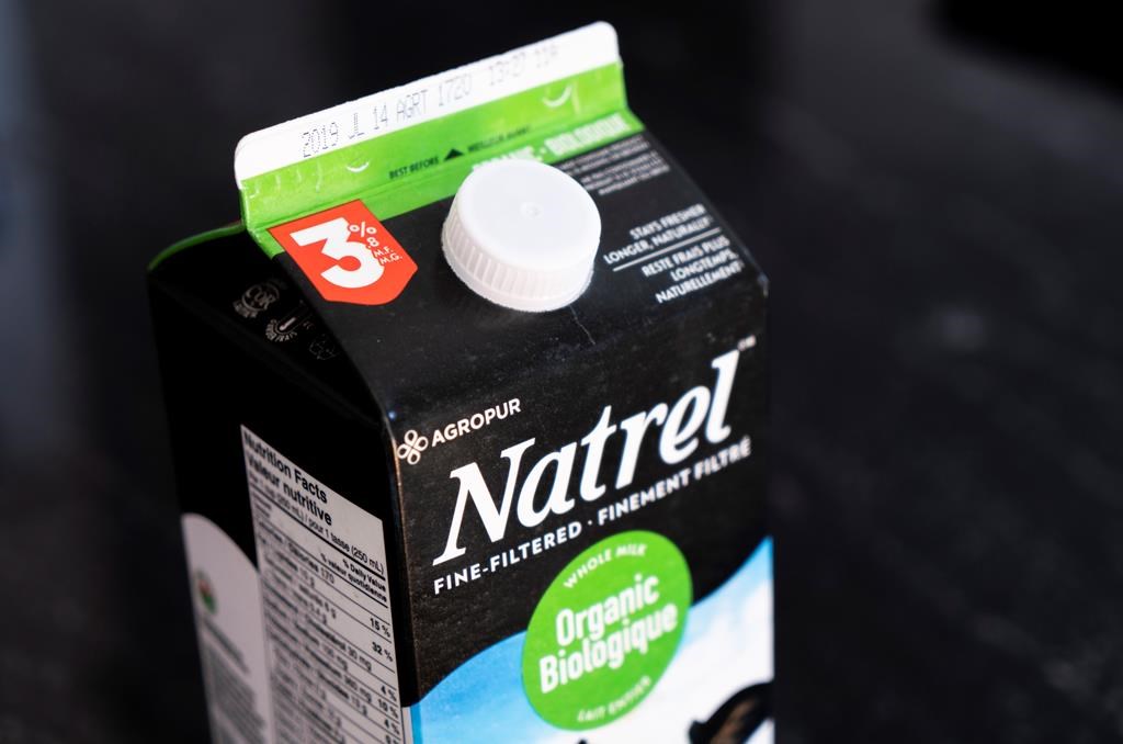 Les syndiqués de l'usine de lait Natrel à Québec se dotent d'un mandat de grève