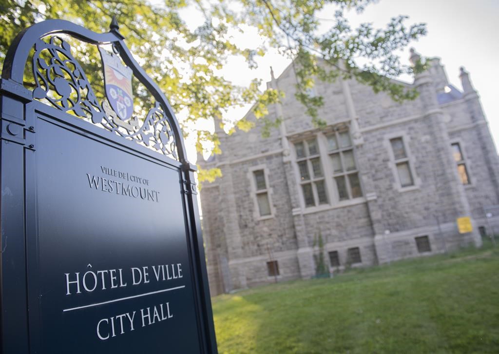 Des municipalités québécoises veulent garder leur statut de ville bilingue