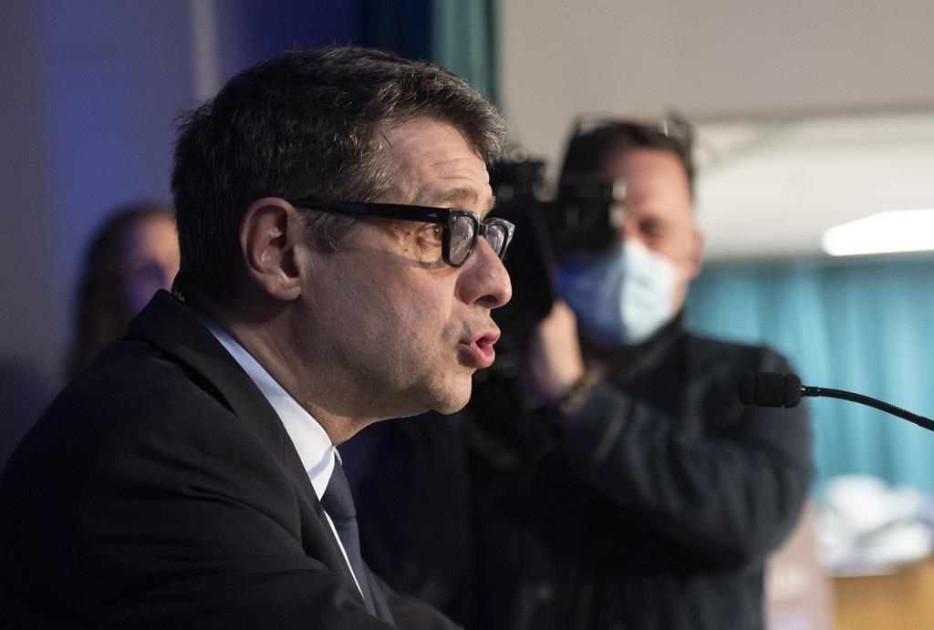 Éric Duhaime courtise les anglophones et présente sa candidate dans D’Arcy-McGee