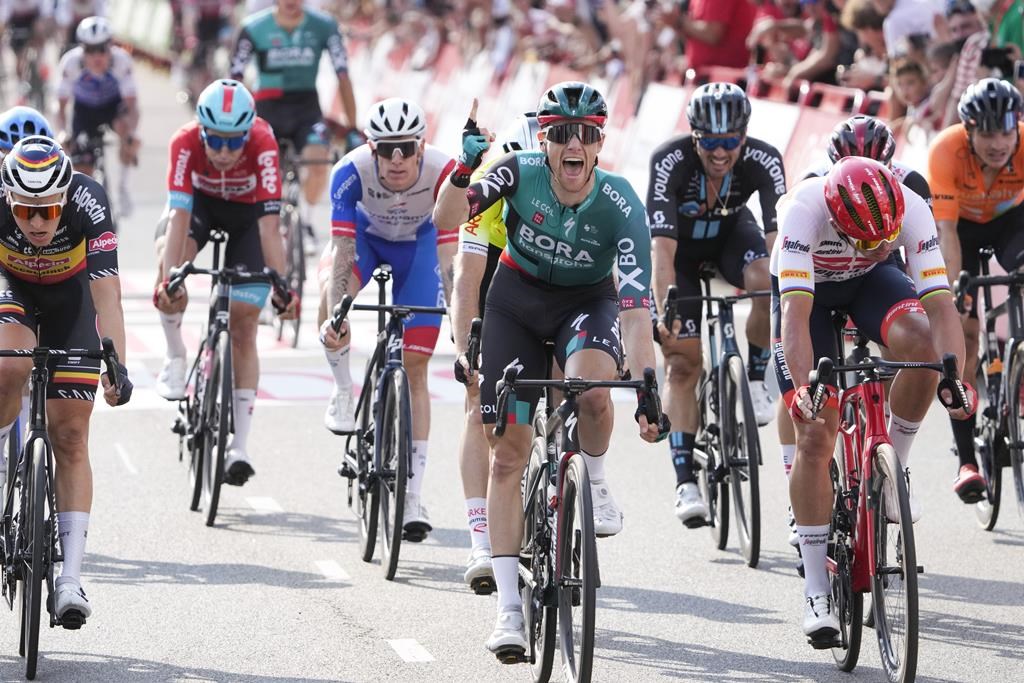 Bennett gagne la deuxième étape du Tour d'Espagne, Teunissen prend la tête
