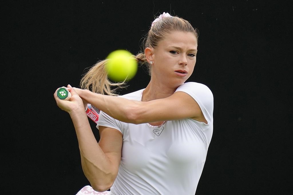 La championne en titre Camila Giorgi atteint le troisième tour à Toronto