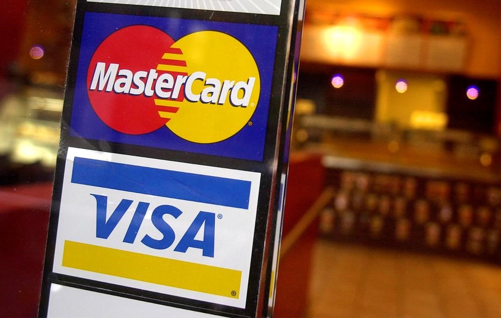 Solde dû des cartes de crédit: hausse du versement minimal à compter de lundi