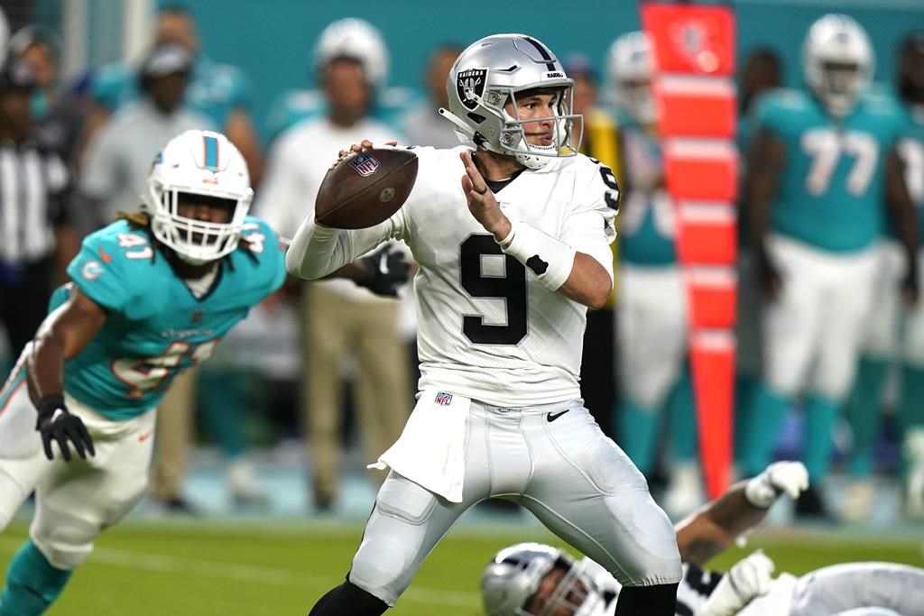 Les Raiders cèdent le quart réserviste Nick Mullens aux Vikings