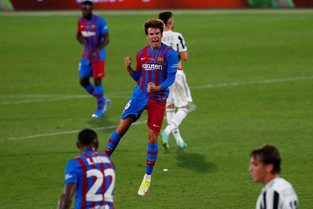 L'ancien espoir du FC Barcelone Riqui Puig est transféré au Galaxy de Los Angeles