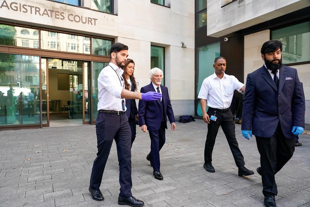 L'ex-patron de F1 Bernie Ecclestone conteste une accusation de fraude