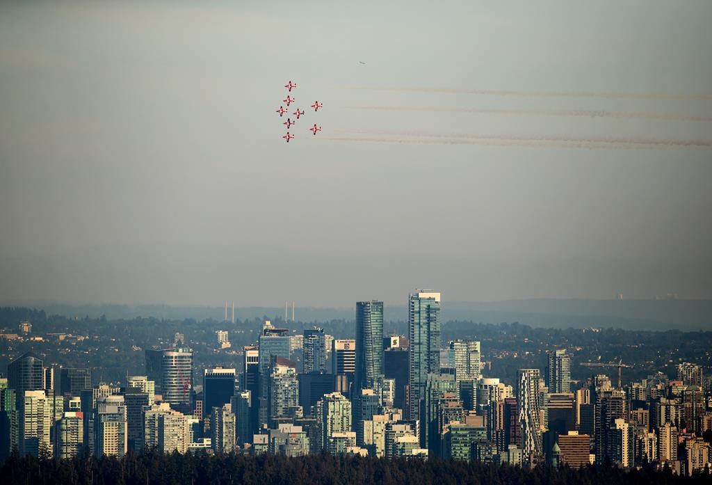 Les avions de démonstration aérienne Snowbirds restent au sol après un incident