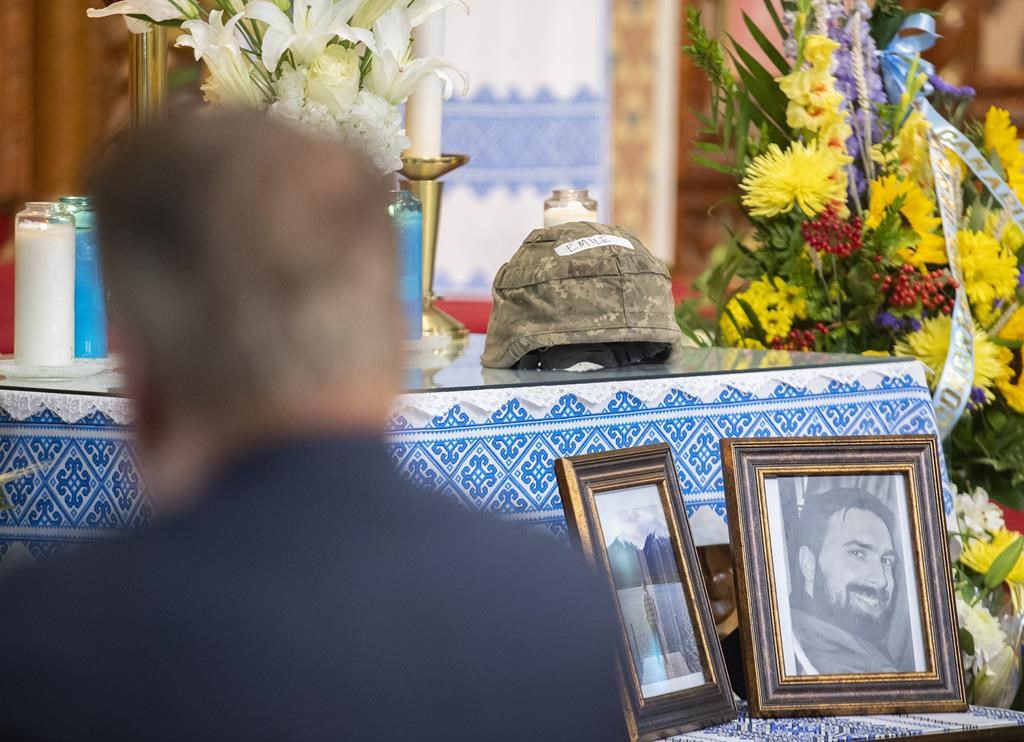 La mère d'un Québécois mort en Ukraine dit que son fils était un héros