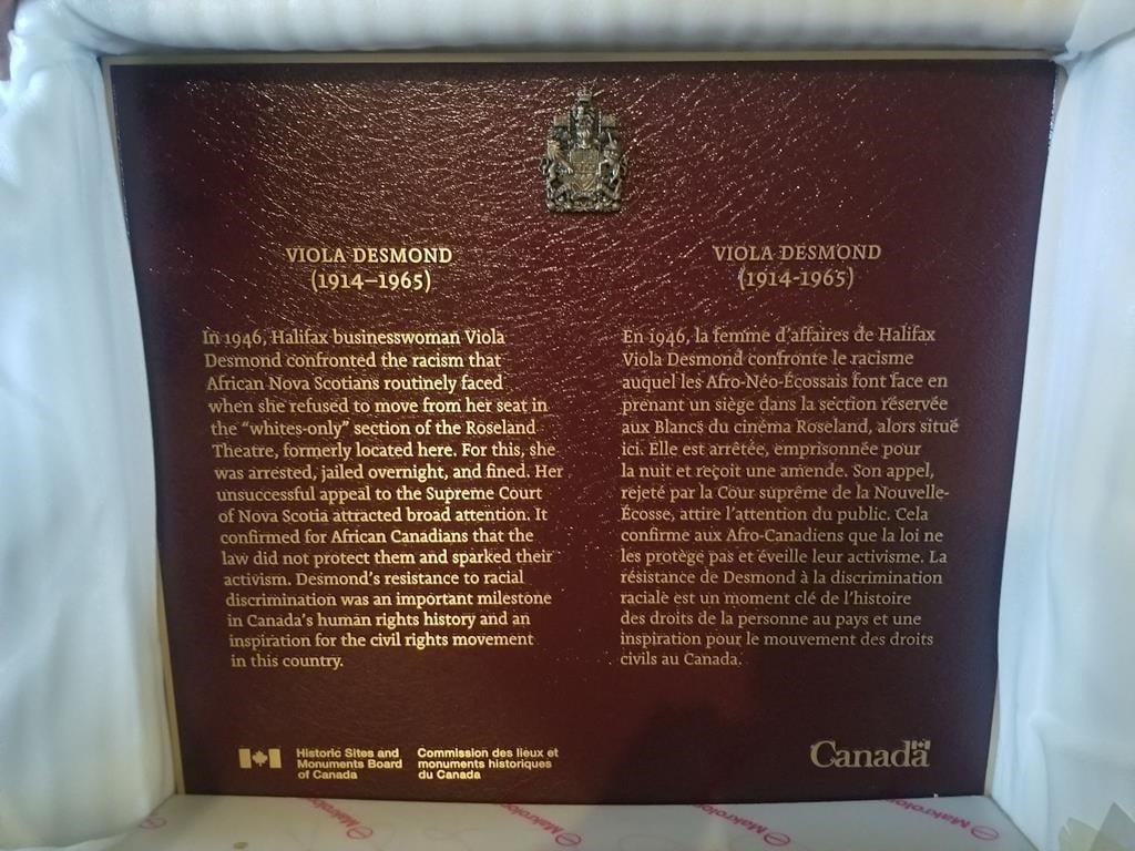 Viola Desmond commémorée sur le lieu de son arrestation en 1946 en Nouvelle-Écosse