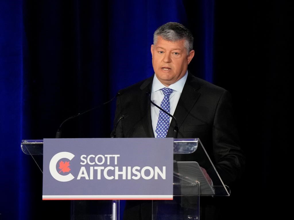 Course conservatrice: Scott Aitchison condamne les propos de Leslyn Lewis