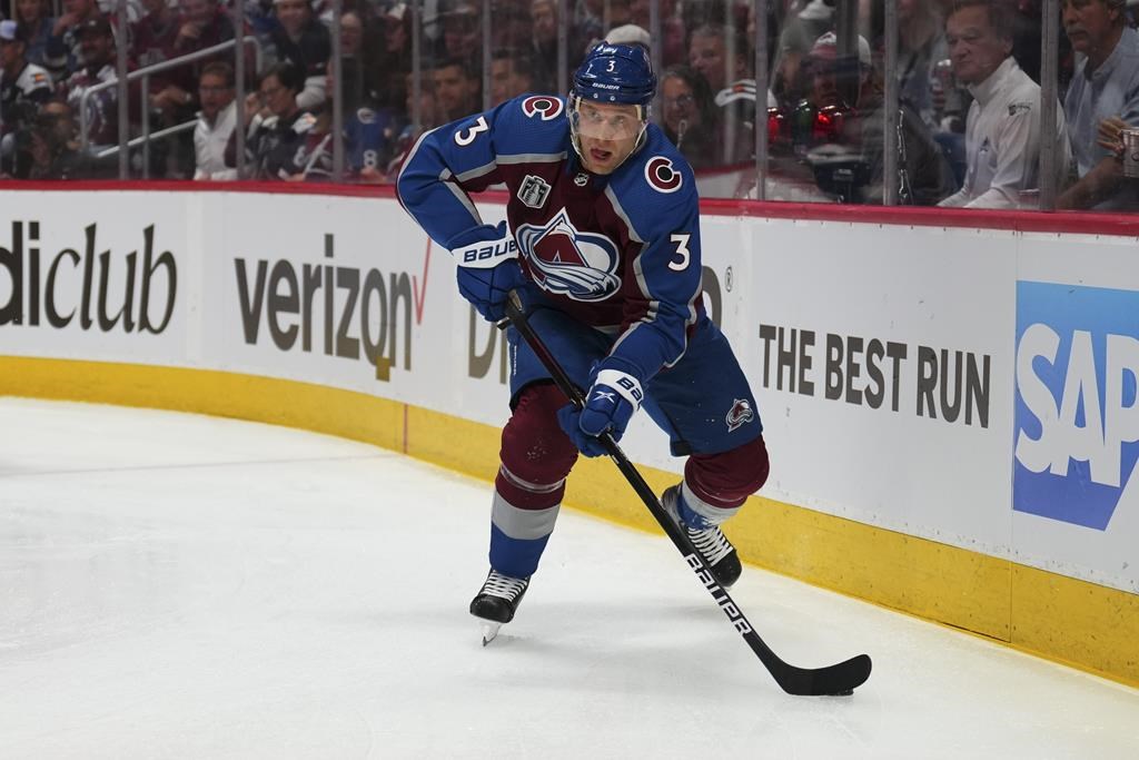 Le défenseur Jack Johnson s'entend pour une saison avec les Blackhawks