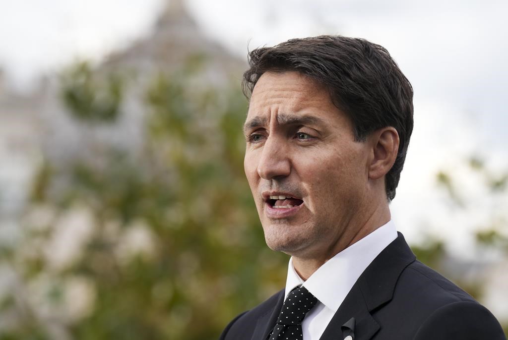 Trudeau a entonné «Bohemian Rhapsody» avec Gregory Charles à Londres samedi soir