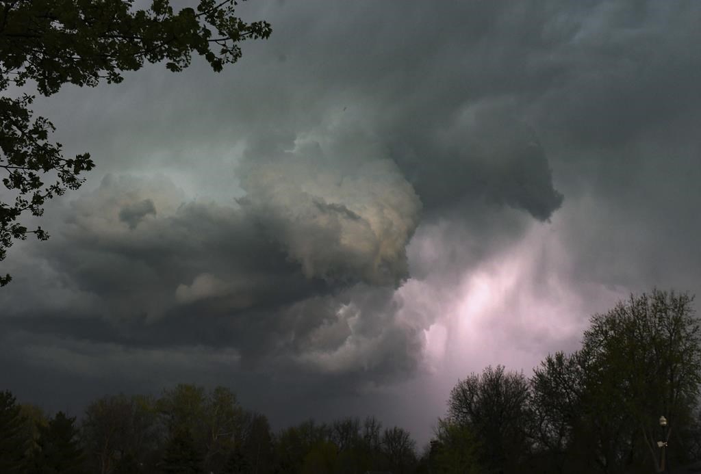 Environnement Canada confirme qu'une tornade a touché la région d'Ottawa