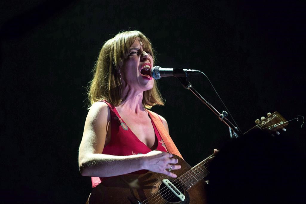 Allégations d'inconduite sexuelle contre Win Butler: Leslie Feist quitte la tournée