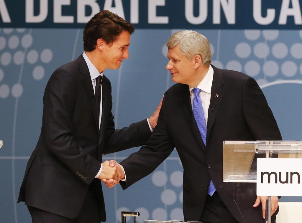 L'ancien premier ministre Stephen Harper investi dans l'Ordre du Canada à Londres