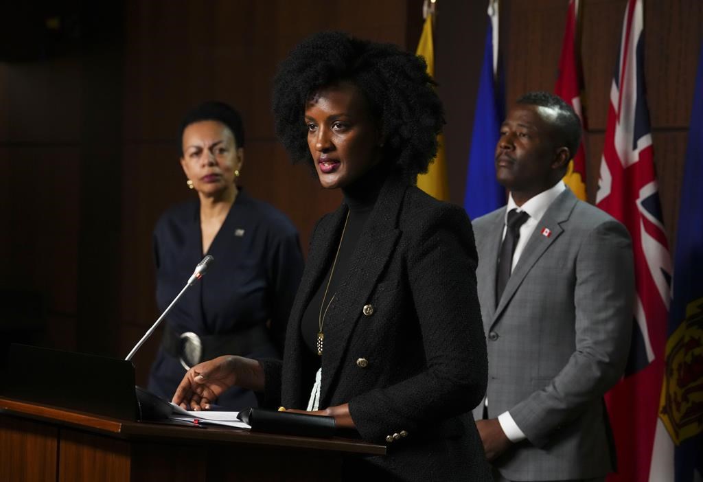 Des fonctionnaires noirs déposent une plainte contre le gouvernement fédéral à l'ONU