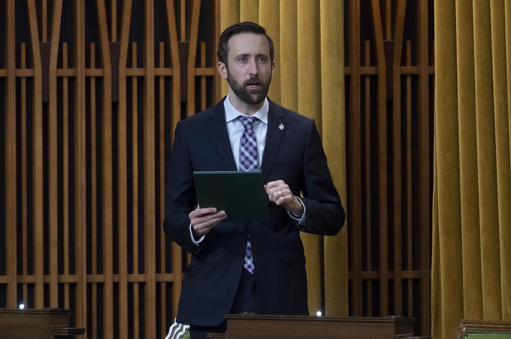L'Ontario cesse sa poursuite contre deux députés qui ont manifesté contre les mesures
