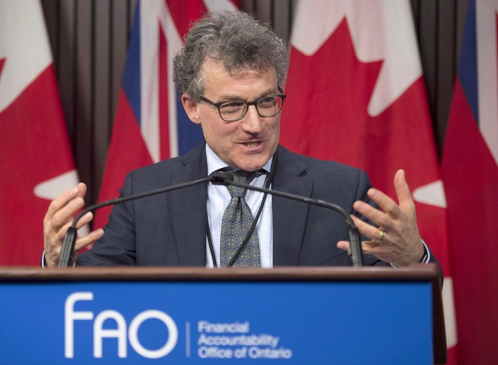 L'Ontario sauverait près de 10 G $ avec le plafonnement des augmentations de salaires