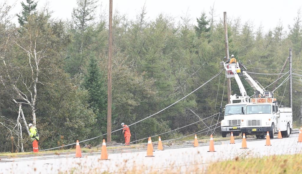 Aide à la N.-É.: aucun problème pour les équipes d'électriciens à la frontière