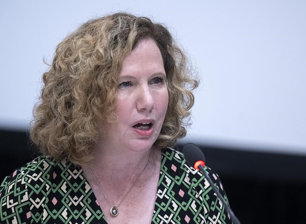 N.-É.: la surveillance de la GRC remise en doute au cours de l'enquête sur la tuerie