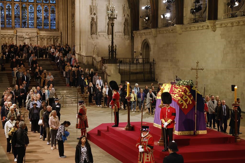D'ex-premiers ministres et des Canadiens décorés seront à Londres lundi