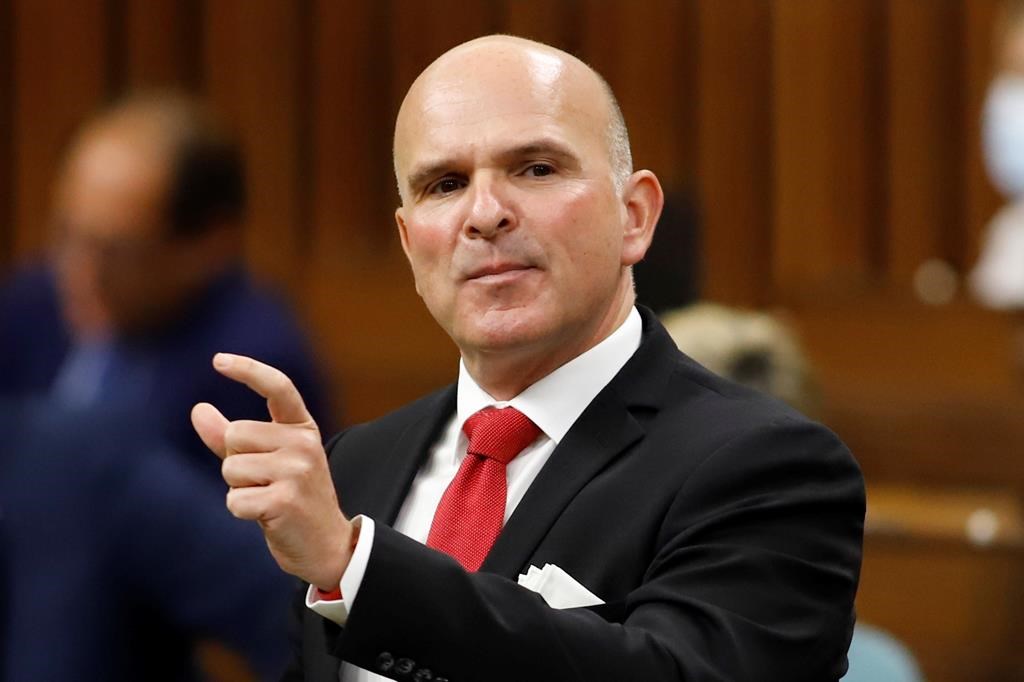Les conservateurs veulent faire «chop, chop, chop», illustrent les libéraux