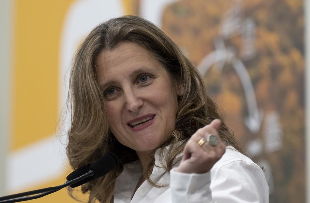 Freeland soutient que ses propos sur l'Afrique ne voulaient offenser personne