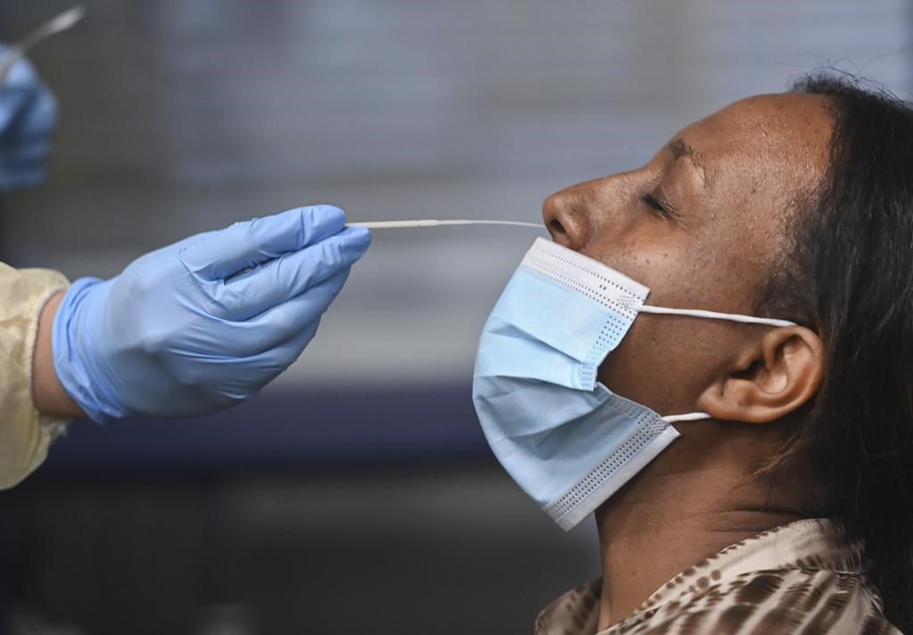 La COVID longue représente un fardeau pour les soins de santé alertent des chercheurs