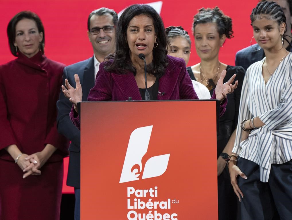 Reconnaissance de QS et du PQ à l'Assemblée: Anglade ne s'engage pas