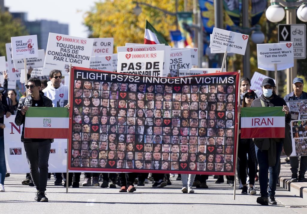 Les proches des victimes du vol 752 souhaitent qu'Ottawa soit plus ferme avec Téhéran