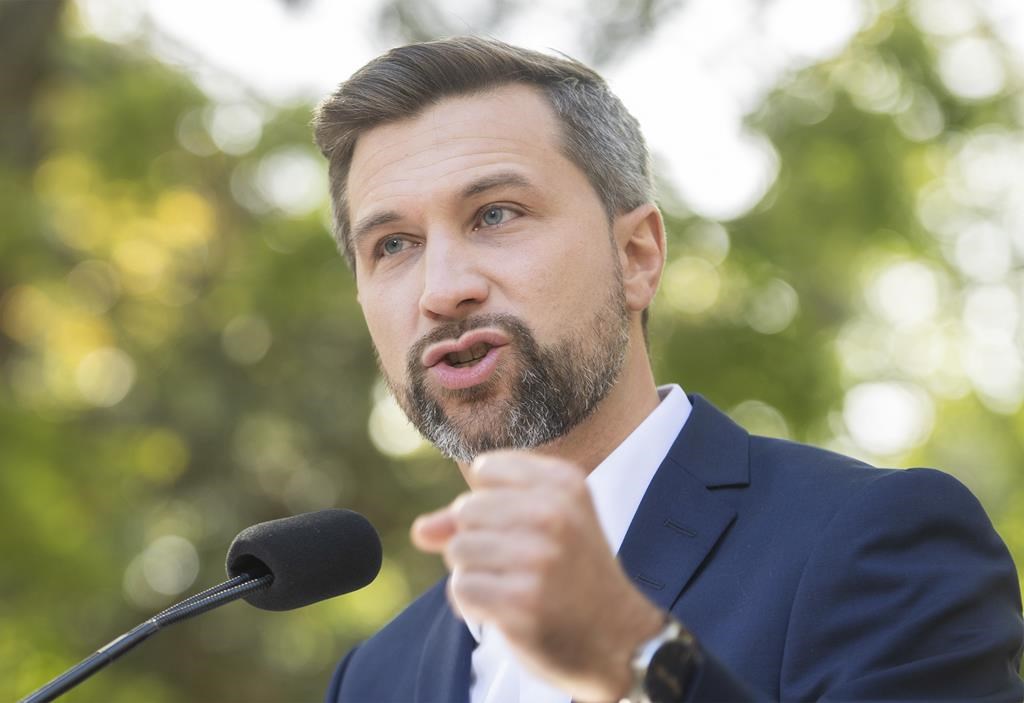 Les 11 députés solidaires vont refuser de prêter serment au roi Charles III