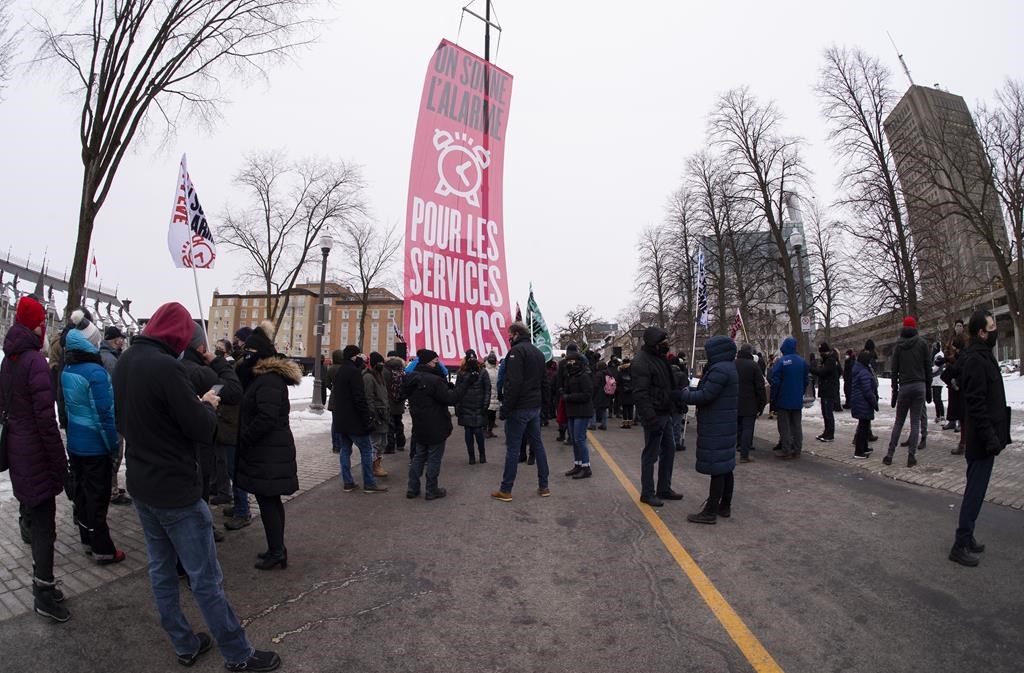 Les syndicats invitent la CAQ à «faire preuve d'humilité» et à changer d'attitude