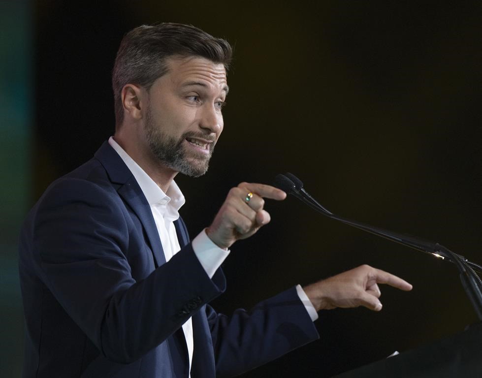 Les 11 députés de Québec solidaire boudent le serment d'allégeance au roi Charles III