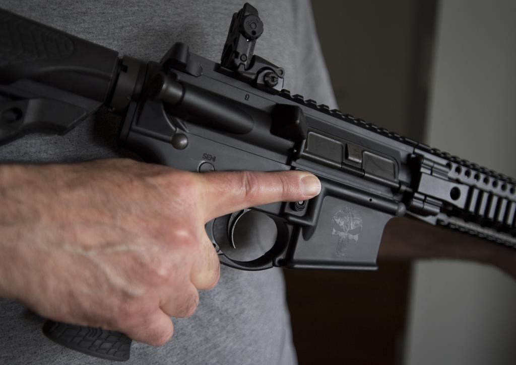 Contrôle des armes: les libéraux proposent une définition de l'arme à feu d'assaut