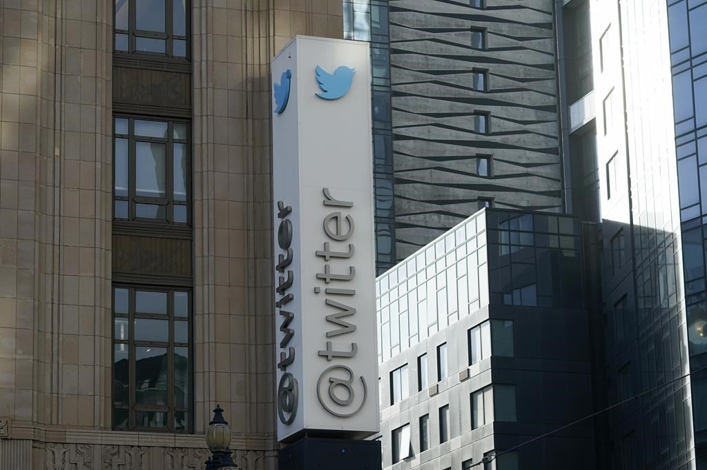 Elon Musk menace de bannir les comptes imitateurs sur Twitter
